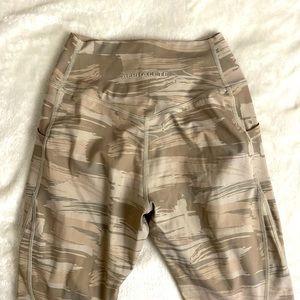 Alphalete Camo leggings Small